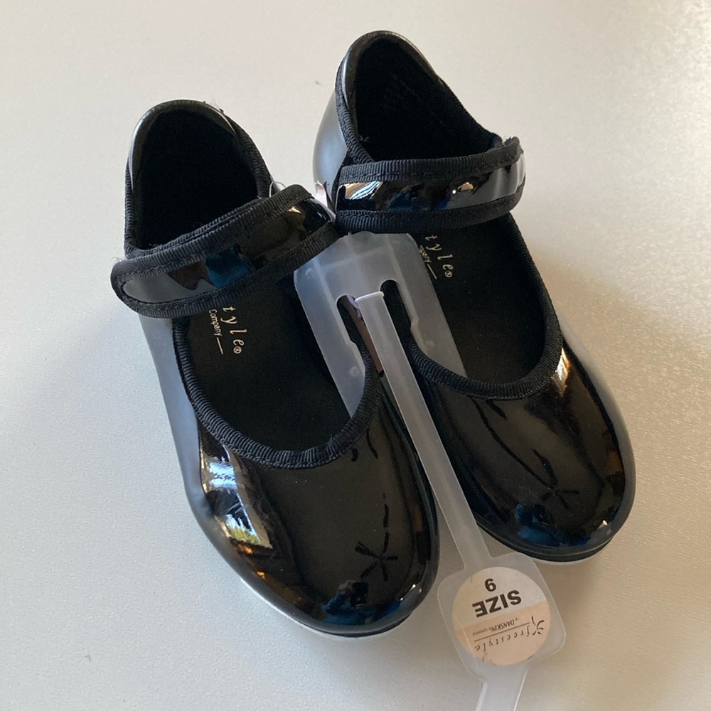 Danskin black tap shoes